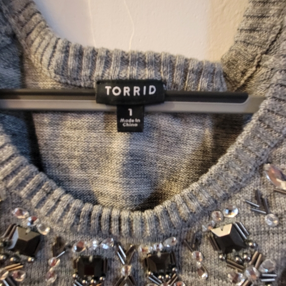 Torrid womens size 1 jeweled collar grey & white sweater - Picture 4 of 8
